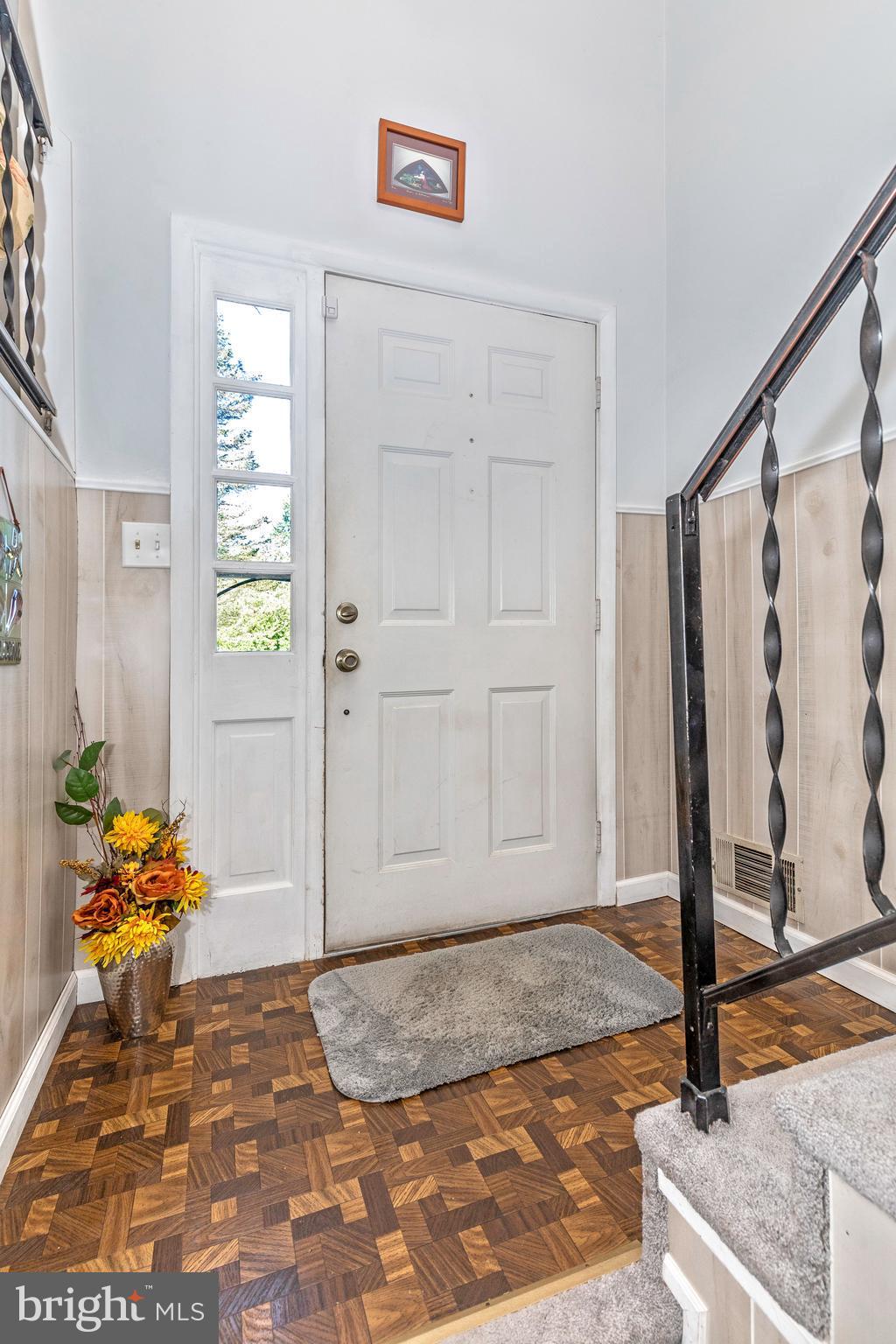 2111 Ebbvale Road Manchester, MD 21102 - Photo 3 of 30 Foyer