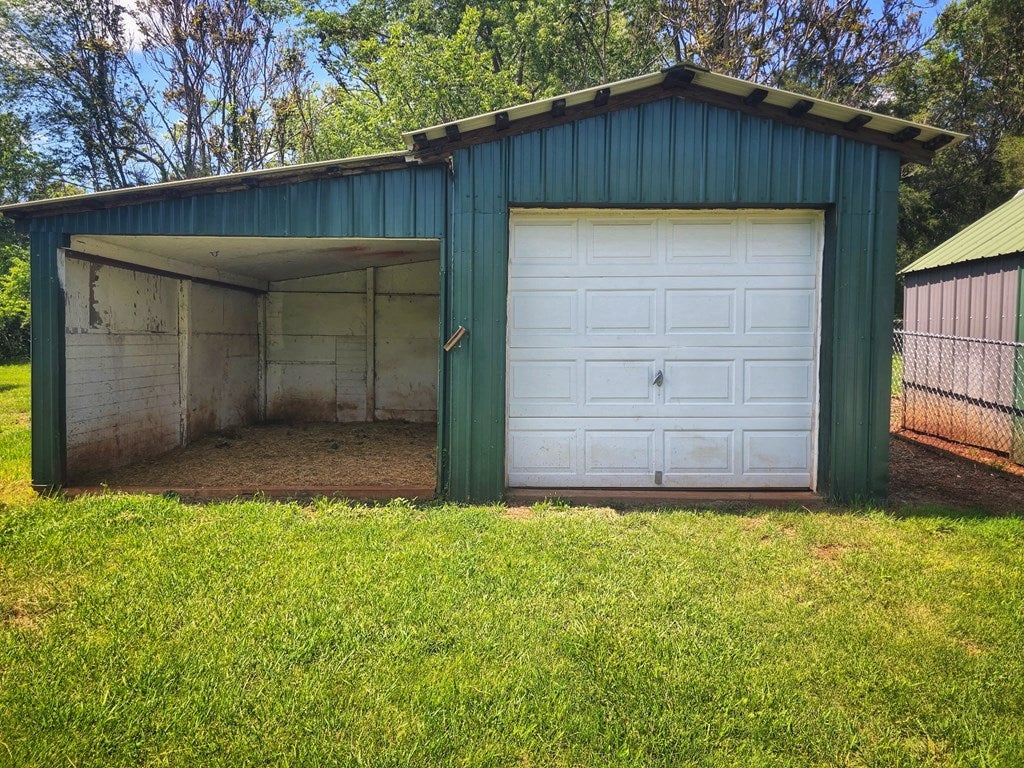 906 Sanders Mines Road Max Meadows, VA 24360 - Photo 4 of 24 Gallery Image 4