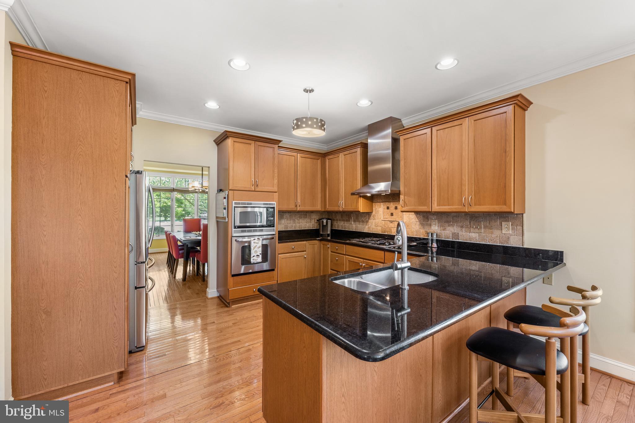 8 Hayworth Circle Exton, PA 19341 - Photo 17 of 39 Gas cooking