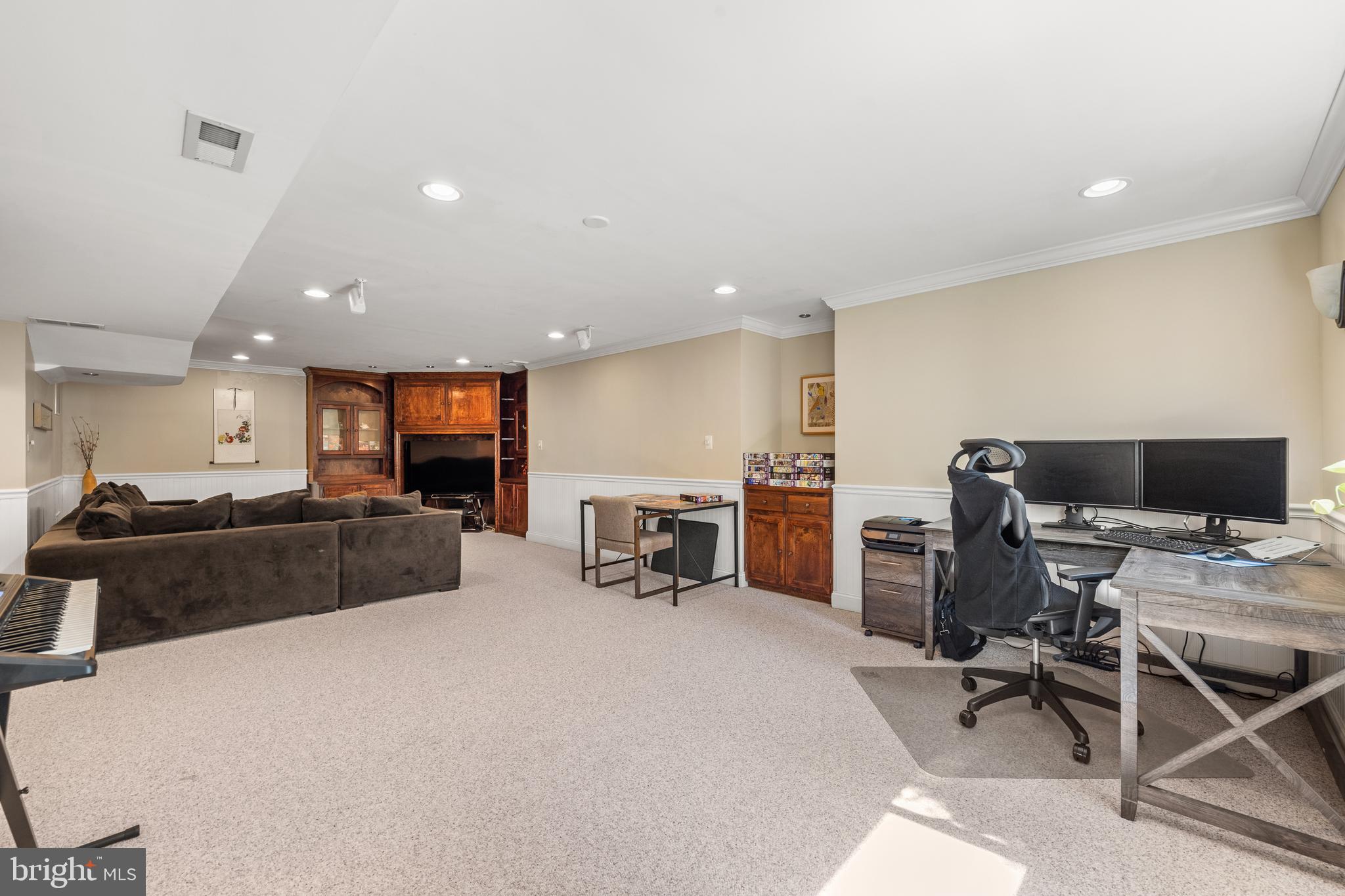 8 Hayworth Circle Exton, PA 19341 - Photo 33 of 39 Rec room with built- ins