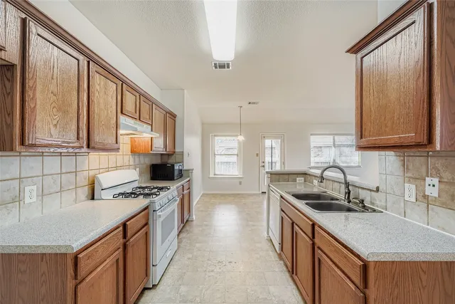 $1,990 | 1101 Tudor House Road, Pflugerville, TX 78660