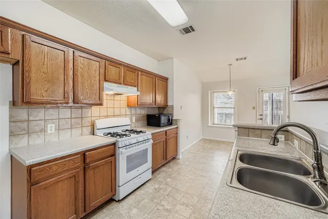 $1,990 | 1101 Tudor House Road, Pflugerville, TX 78660