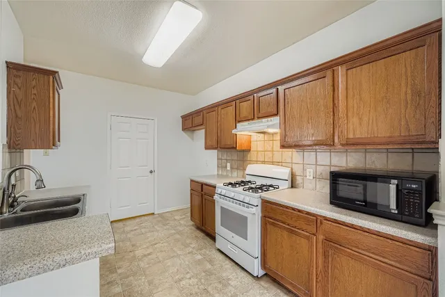 $1,990 | 1101 Tudor House Road, Pflugerville, TX 78660