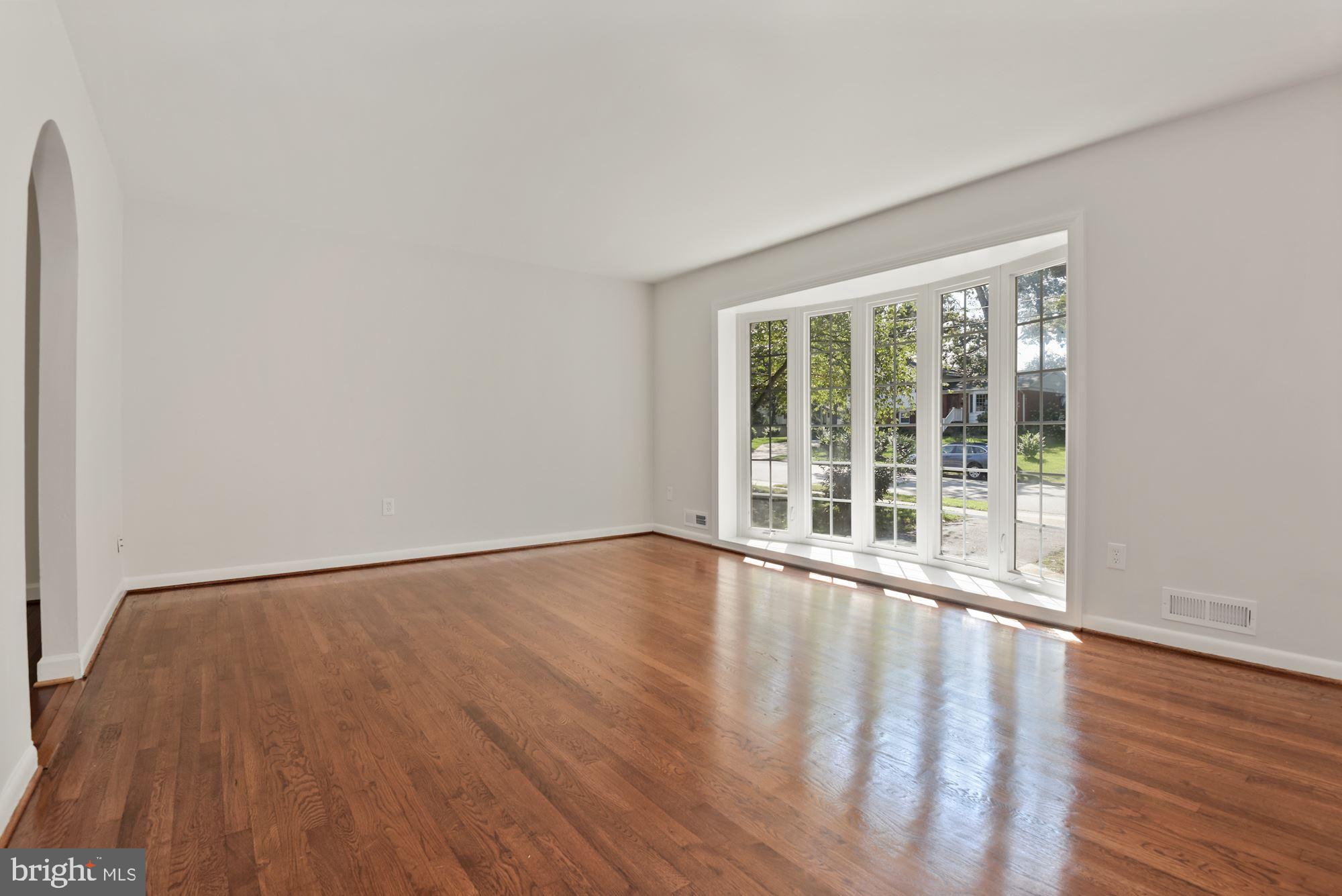 8348 Wagon Wheel Road Alexandria, VA 22309 - Photo 2 of 41