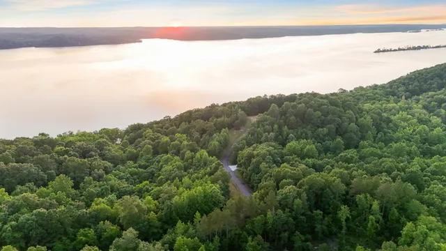 a view of a city and a sky view
