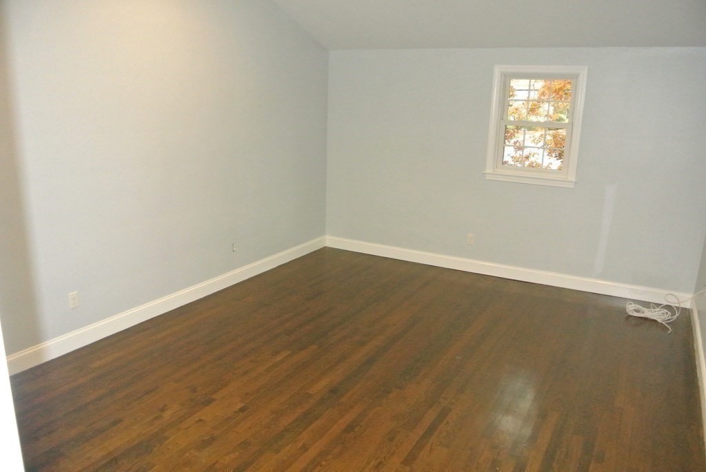 41 Old Post Road Walpole, MA 02032 - Photo 17 of 38