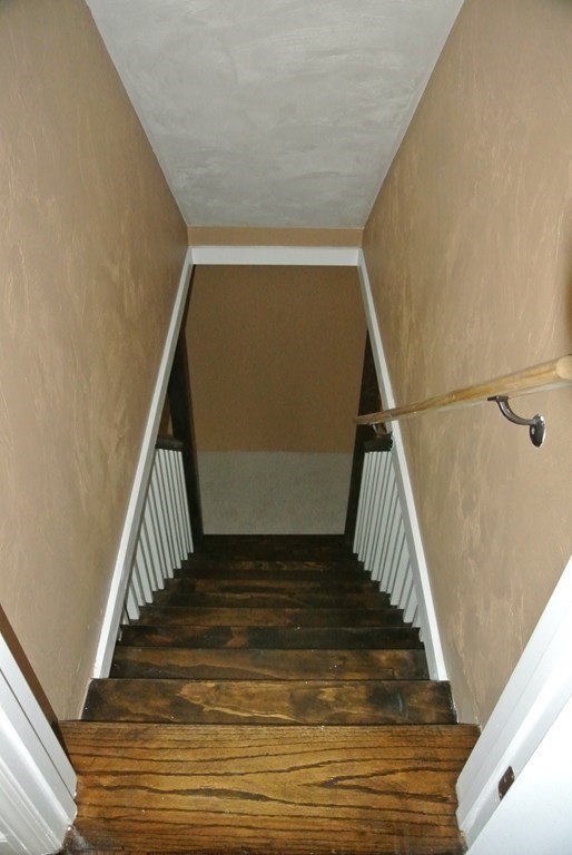 41 Old Post Road Walpole, MA 02032 - Photo 29 of 38