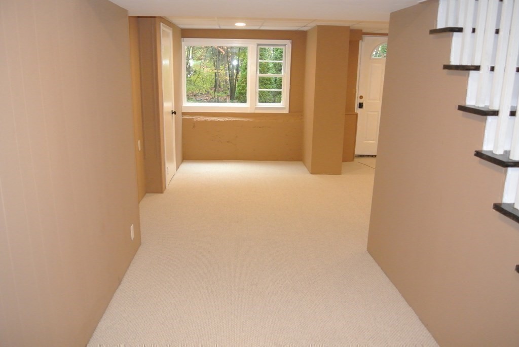 41 Old Post Road Walpole, MA 02032 - Photo 33 of 38