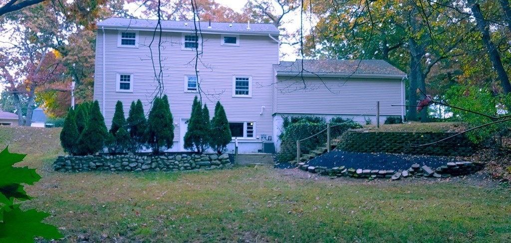 41 Old Post Road Walpole, MA 02032 - Photo 5 of 38