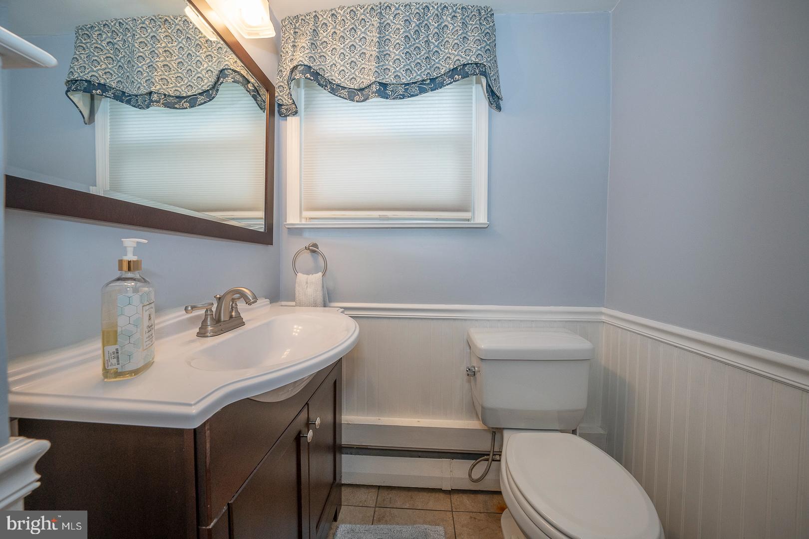 320 Bennett Road Springfield, PA 19064 - Photo 19 of 33 Half Bath
