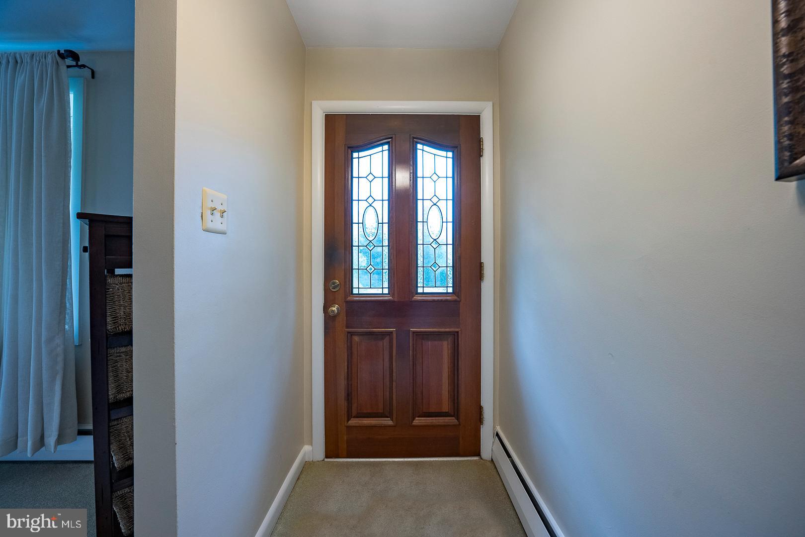 320 Bennett Road Springfield, PA 19064 - Photo 2 of 33 Foyer