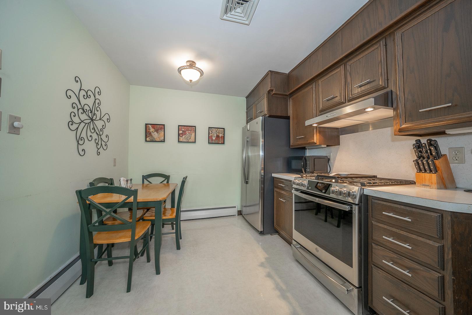 320 Bennett Road Springfield, PA 19064 - Photo 7 of 33 Kitchen