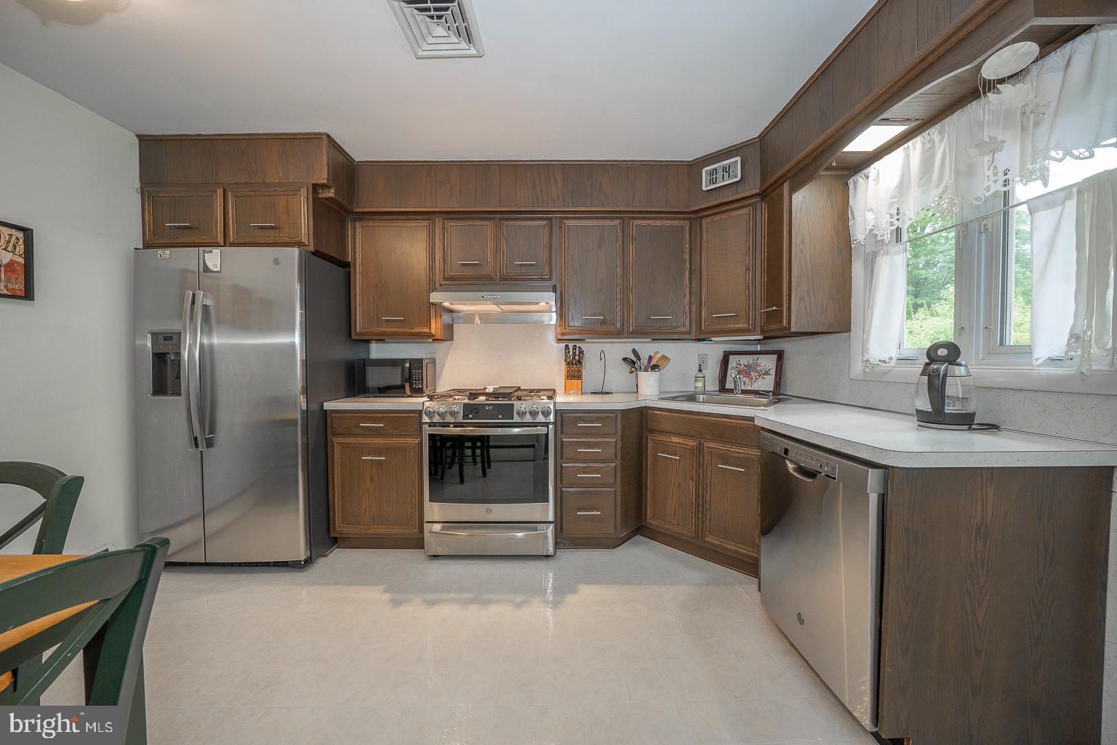 320 Bennett Road Springfield, PA 19064 - Photo 8 of 33