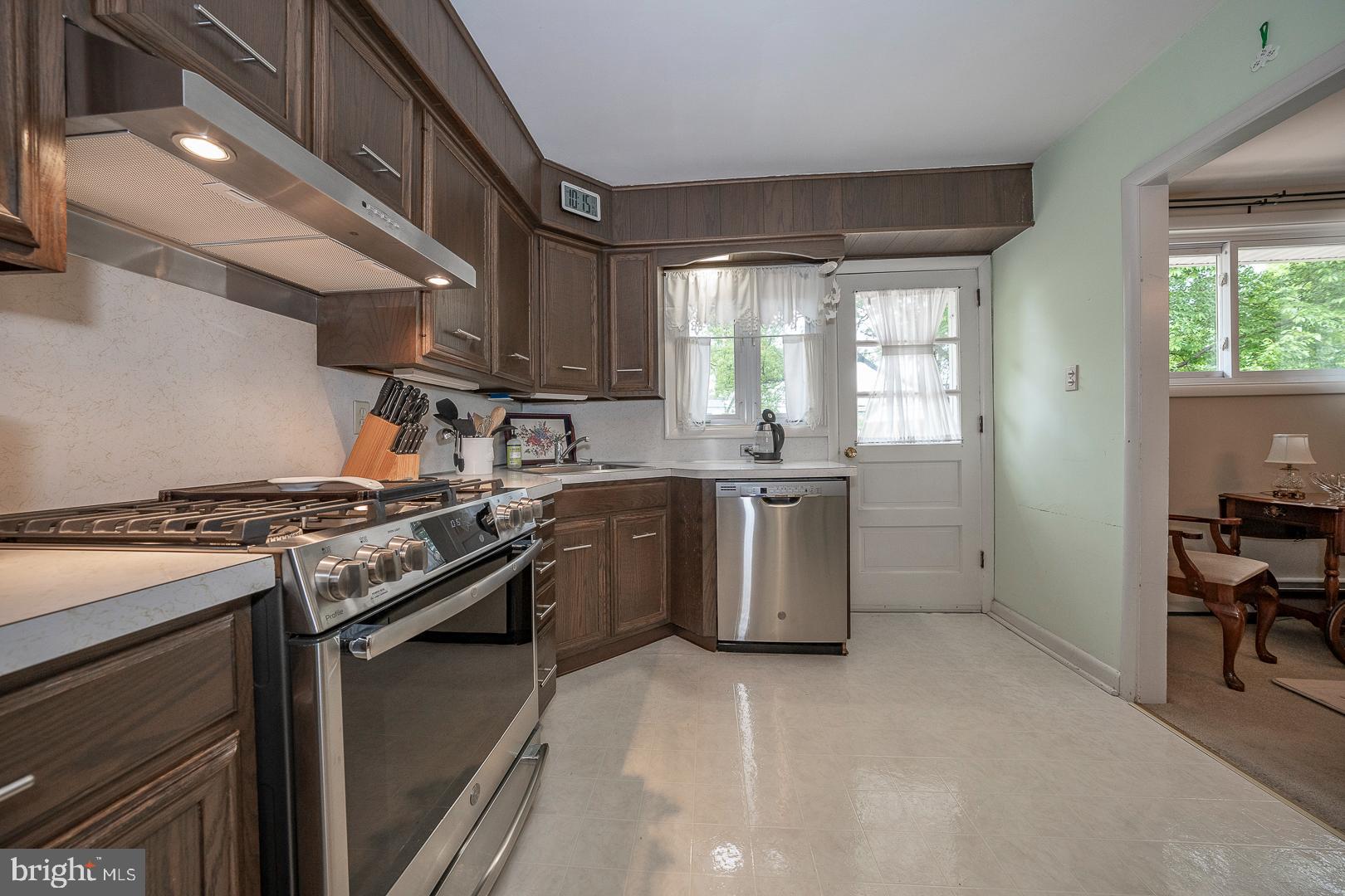 320 Bennett Road Springfield, PA 19064 - Photo 9 of 33