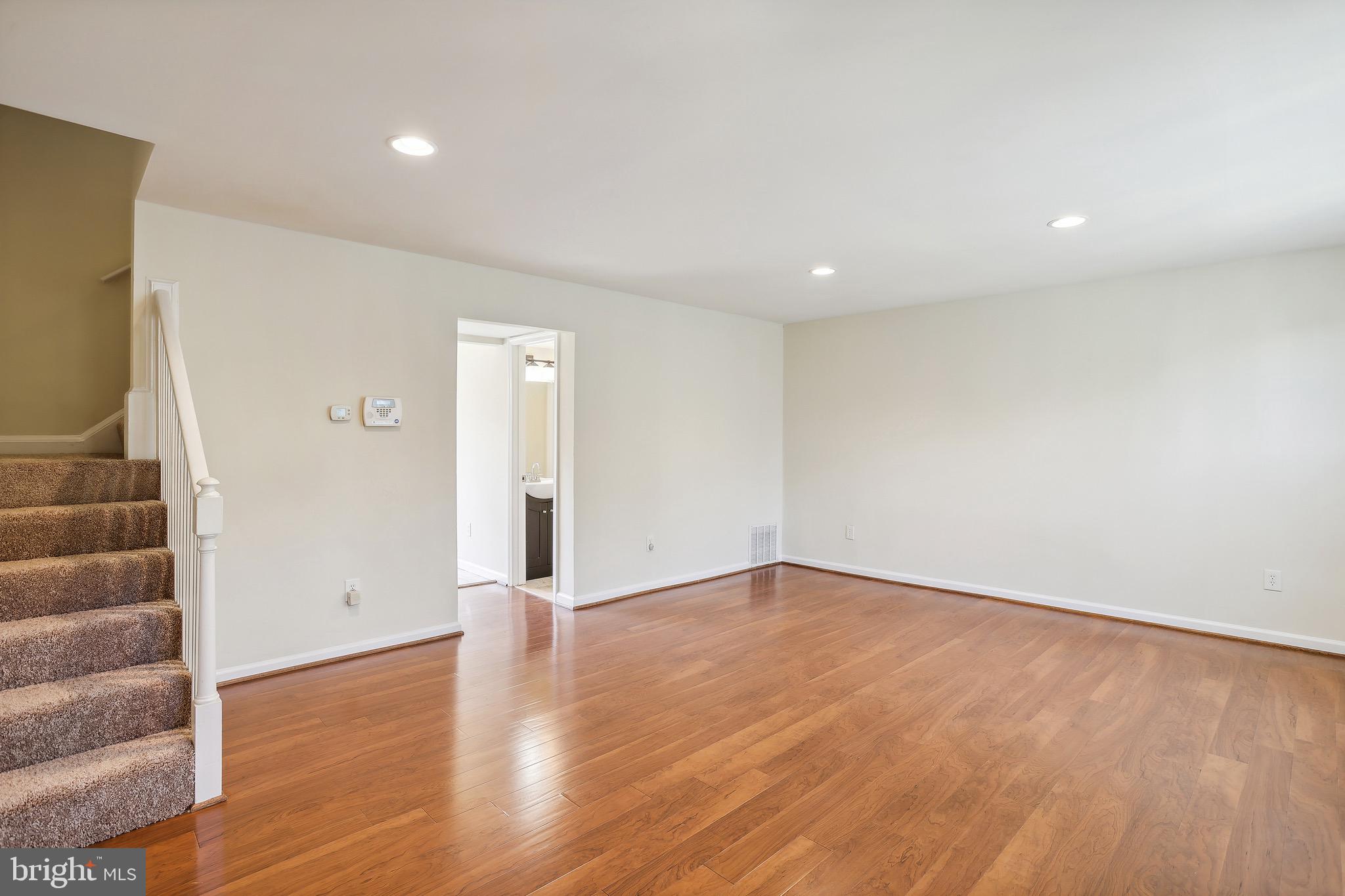 1885 Addison Road South District Heights, MD 20747 - Photo 6 of 26 Living room