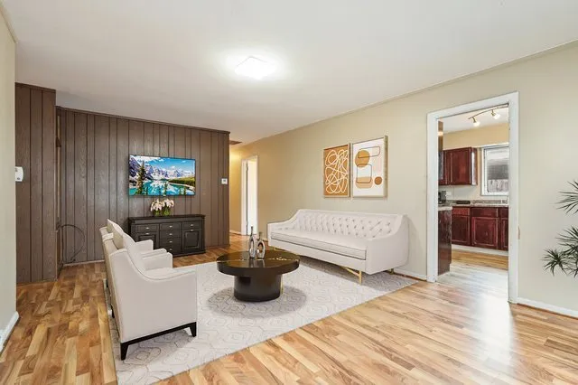 $169,900 | 15009 Meadow Lane, Dolton, IL 60419