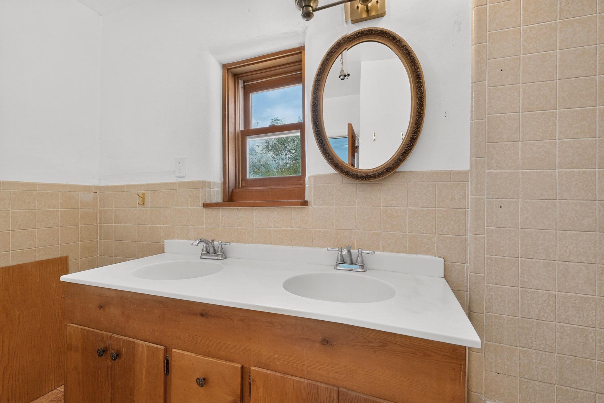 204 El Llano Road Espanola, NM 87532 - Photo 30 of 56 Primary Bathroom