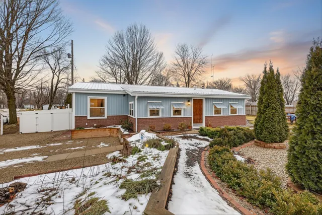 $195,000 | 1296 Charlton Drive, Hastings, MI 49058