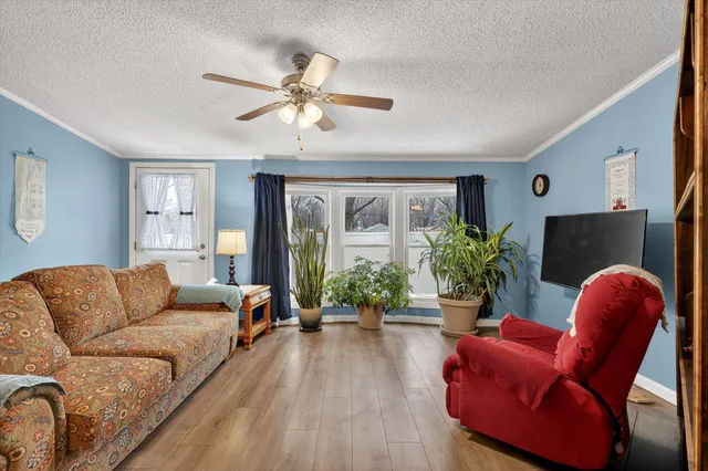 $195,000 | 1296 Charlton Drive, Hastings, MI 49058