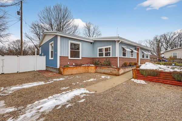 $192,000 | 1296 Charlton Drive, Hastings, MI 49058