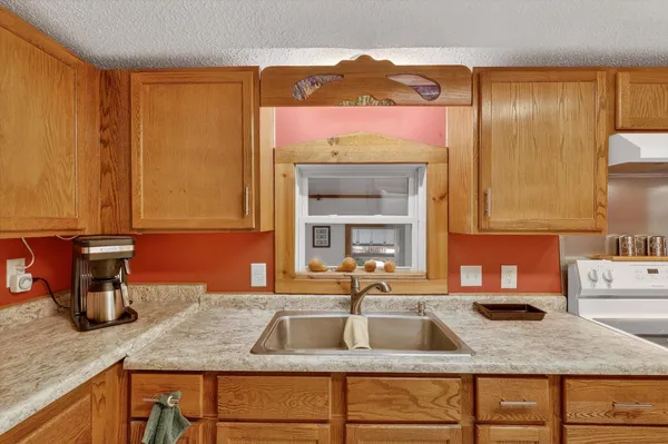 $192,000 | 1296 Charlton Drive, Hastings, MI 49058