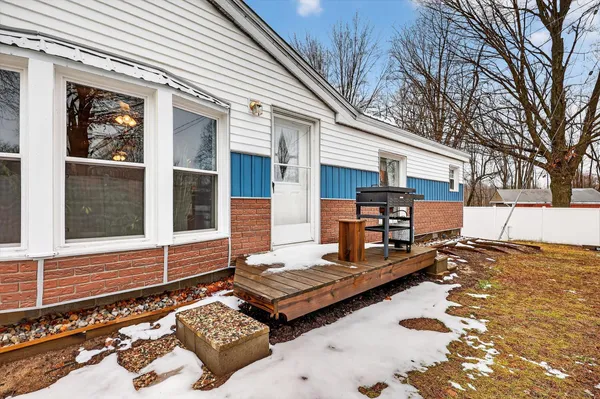 $192,000 | 1296 Charlton Drive, Hastings, MI 49058