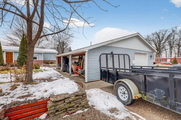 $192,000 | 1296 Charlton Drive, Hastings, MI 49058