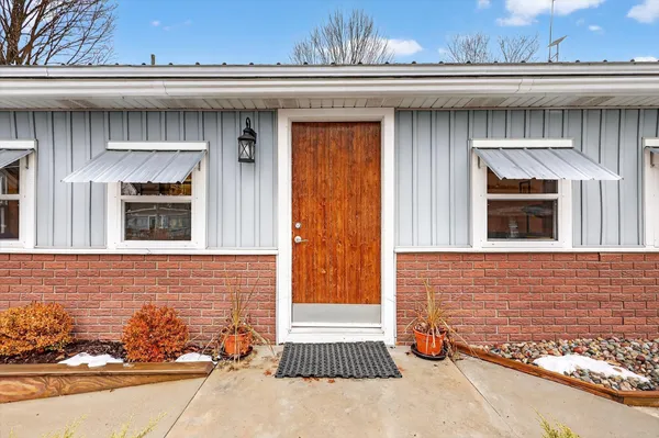 $192,000 | 1296 Charlton Drive, Hastings, MI 49058