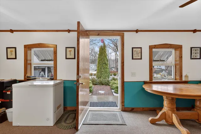 $195,000 | 1296 Charlton Drive, Hastings, MI 49058