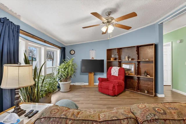 $195,000 | 1296 Charlton Drive, Hastings, MI 49058