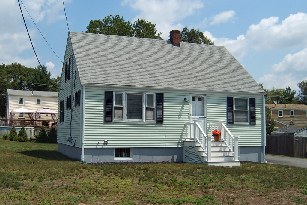 15 Roosevelt Road Holbrook, MA 02343 - Photo 3 of 22 Gallery Image 3
