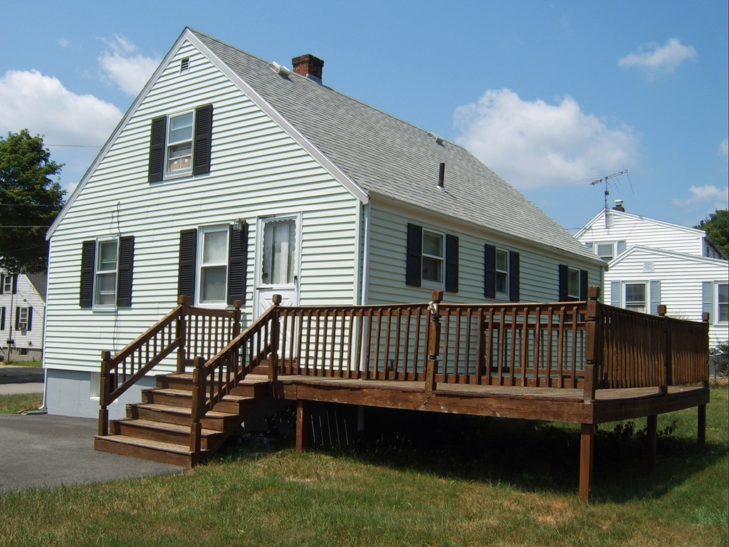 15 Roosevelt Road Holbrook, MA 02343 - Photo 4 of 22 Gallery Image 4