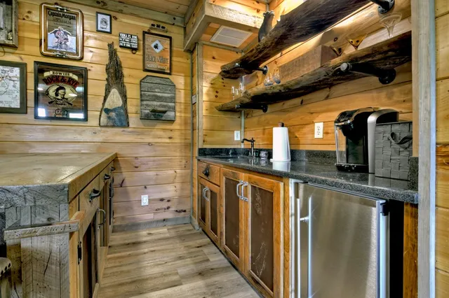 $1,099,999 | 46 Cochise Road, Cherry Log, GA 30522