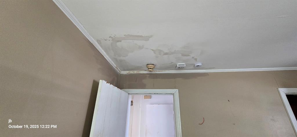 1314 South Azalea Drive Tyler, TX 75701 - Photo 9 of 27 a close view of utility room