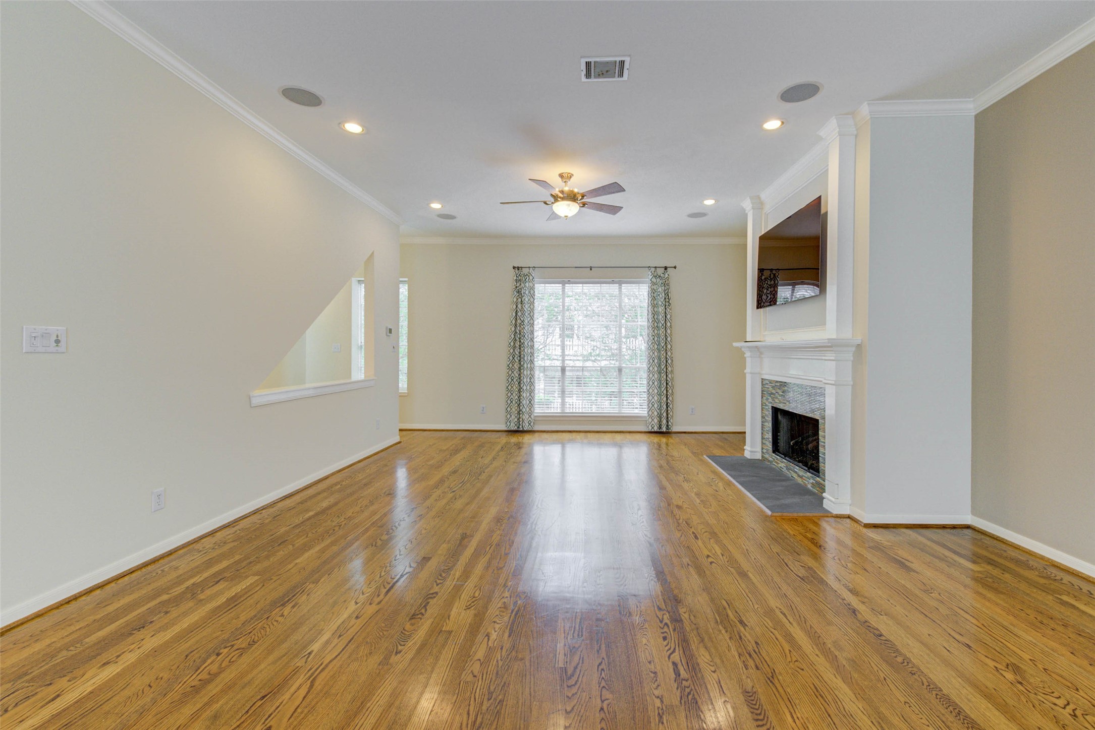 302 Fargo Street Houston, TX 77006 - Photo 13 of 15
