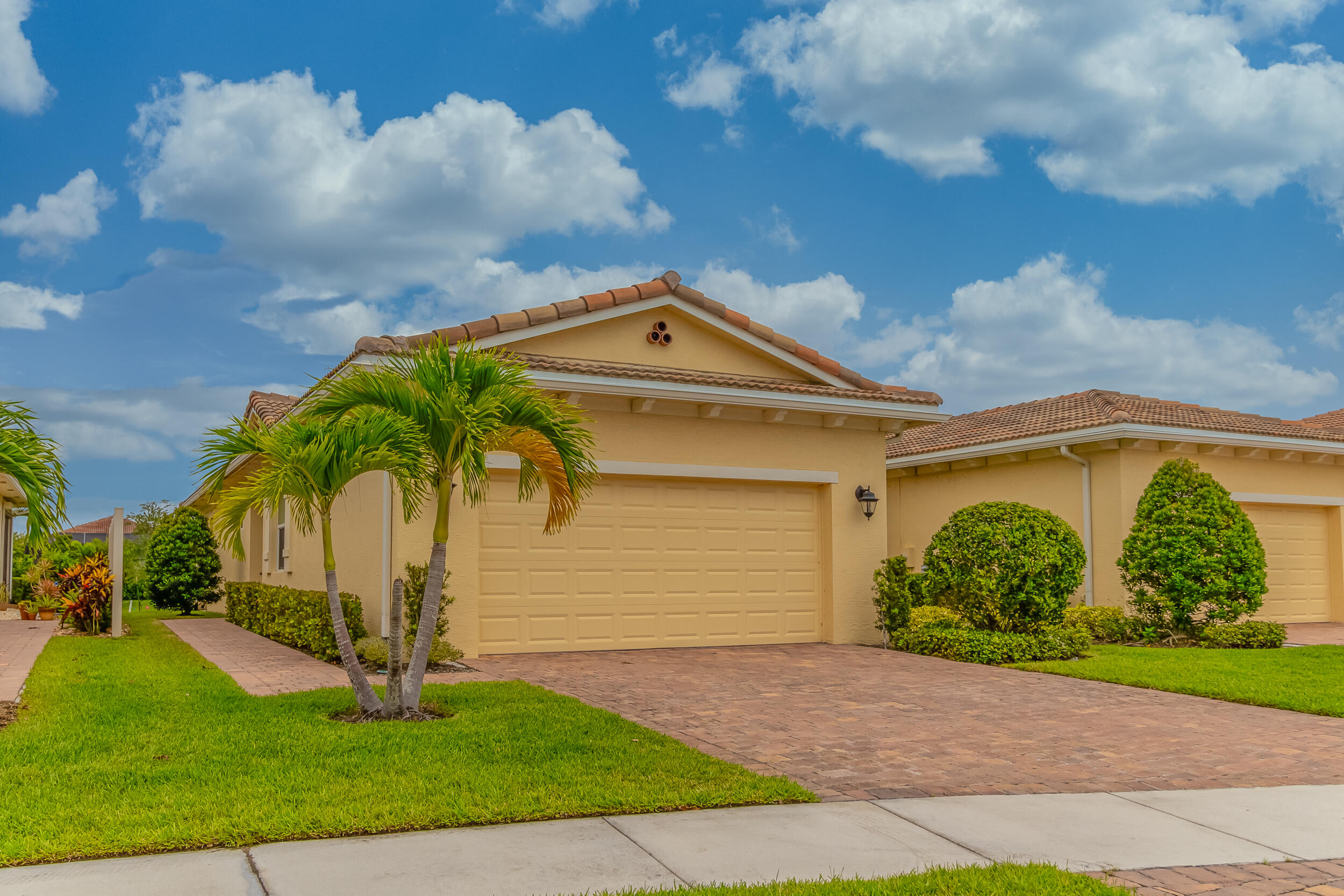 21012 Southwest Modena Way Port St. Lucie, FL 34986 - Photo 2 of 27 Front of house