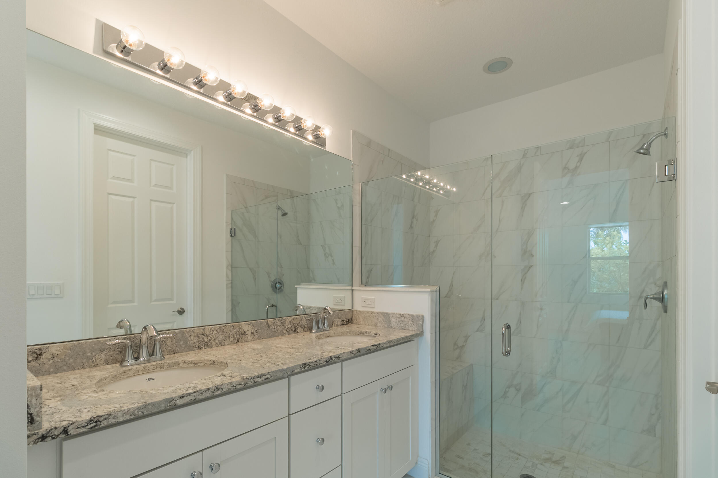 21012 Southwest Modena Way Port St. Lucie, FL 34986 - Photo 10 of 27 Master Bathroom