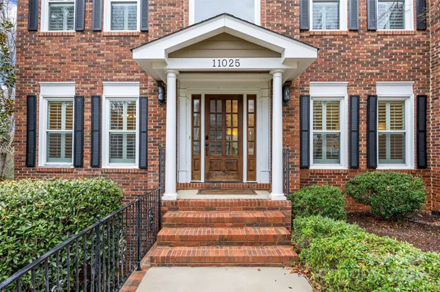$970,000 | 11025 Thornhill Club Drive, Charlotte, NC 28277