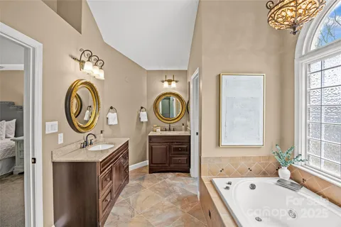 $970,000 | 11025 Thornhill Club Drive, Charlotte, NC 28277