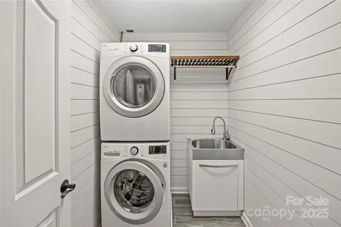 $970,000 | 11025 Thornhill Club Drive, Charlotte, NC 28277