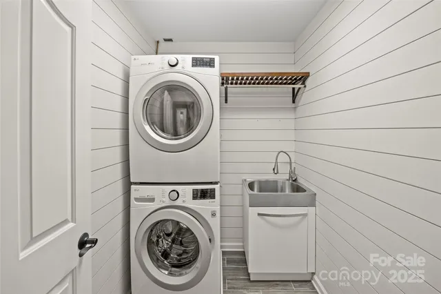 $970,000 | 11025 Thornhill Club Drive, Charlotte, NC 28277