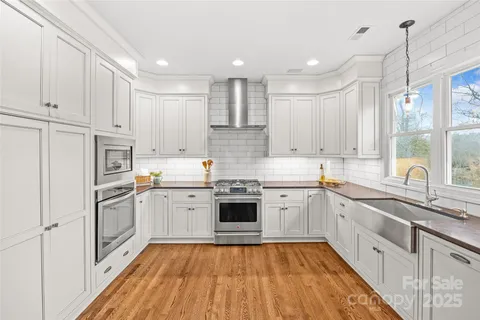 $970,000 | 11025 Thornhill Club Drive, Charlotte, NC 28277