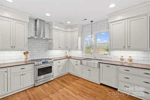 $970,000 | 11025 Thornhill Club Drive, Charlotte, NC 28277