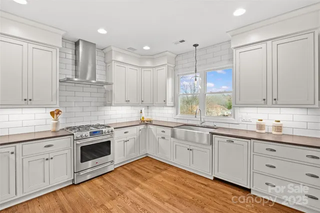 $970,000 | 11025 Thornhill Club Drive, Charlotte, NC 28277