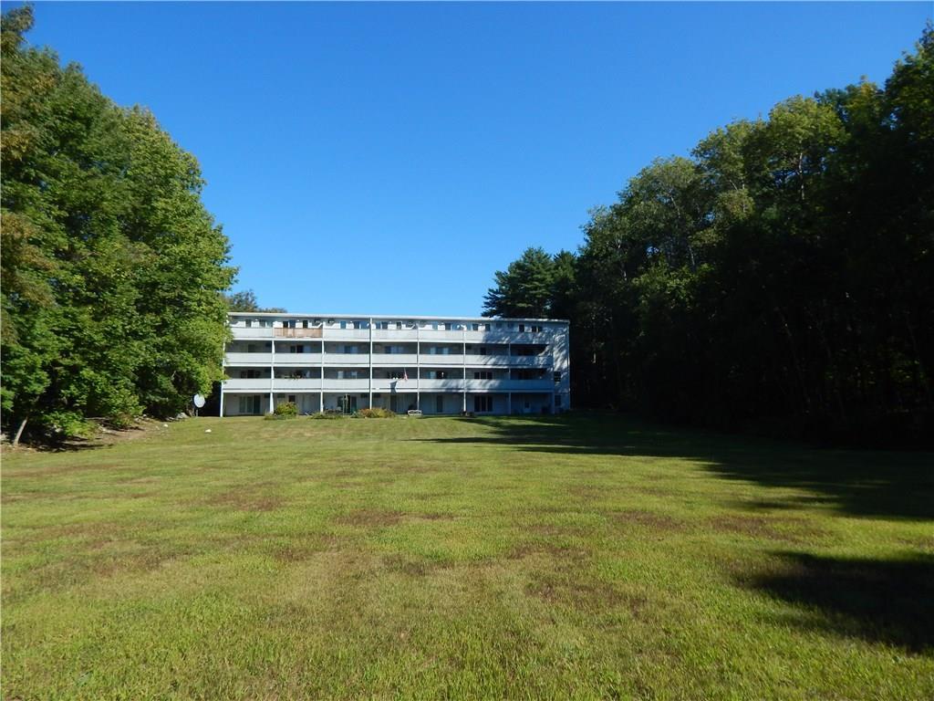 574 Main Street, Unit 101 Damariscotta, ME 04543 - Photo 2 of 34 Back lawn heading out to the river....
