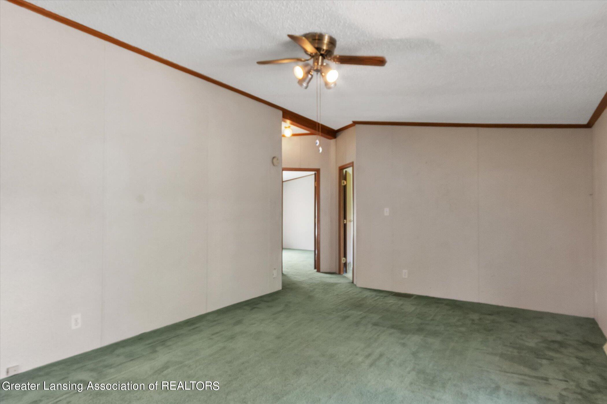 6120 Kikendall Road Eaton Rapids, MI 48827 - Photo 9 of 44 Living Room