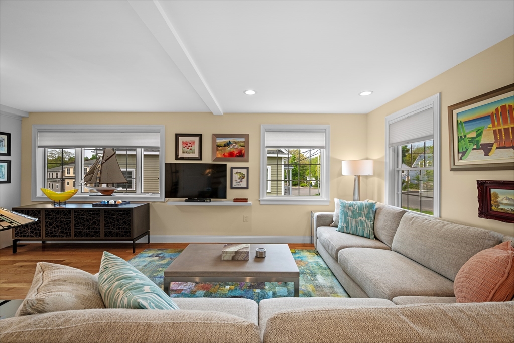155 Green Street, Unit 4 Marblehead, MA 01945 - Photo 5 of 34