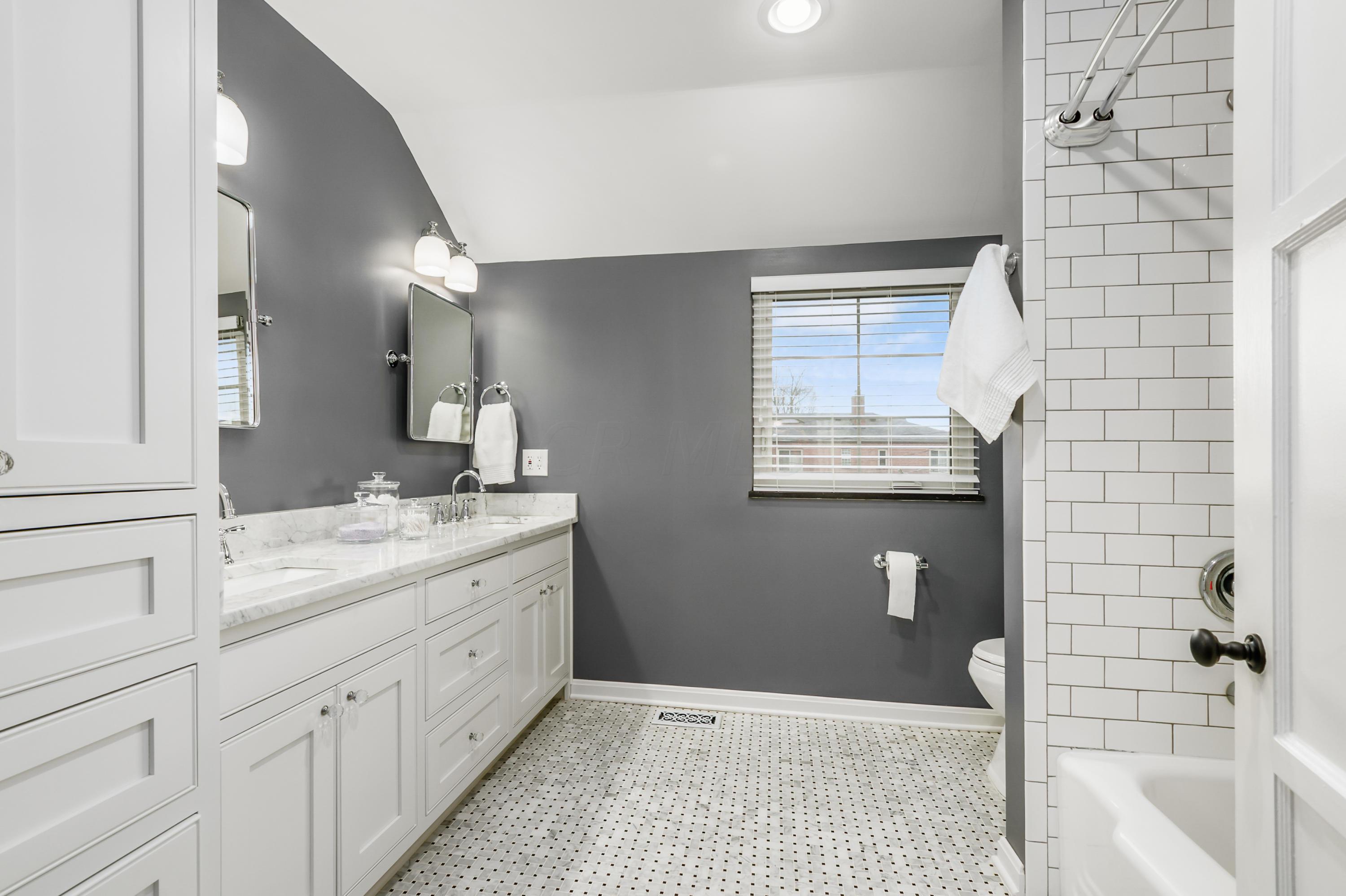 2015 Inchcliff Road Columbus, OH 43221 - Photo 28 of 44