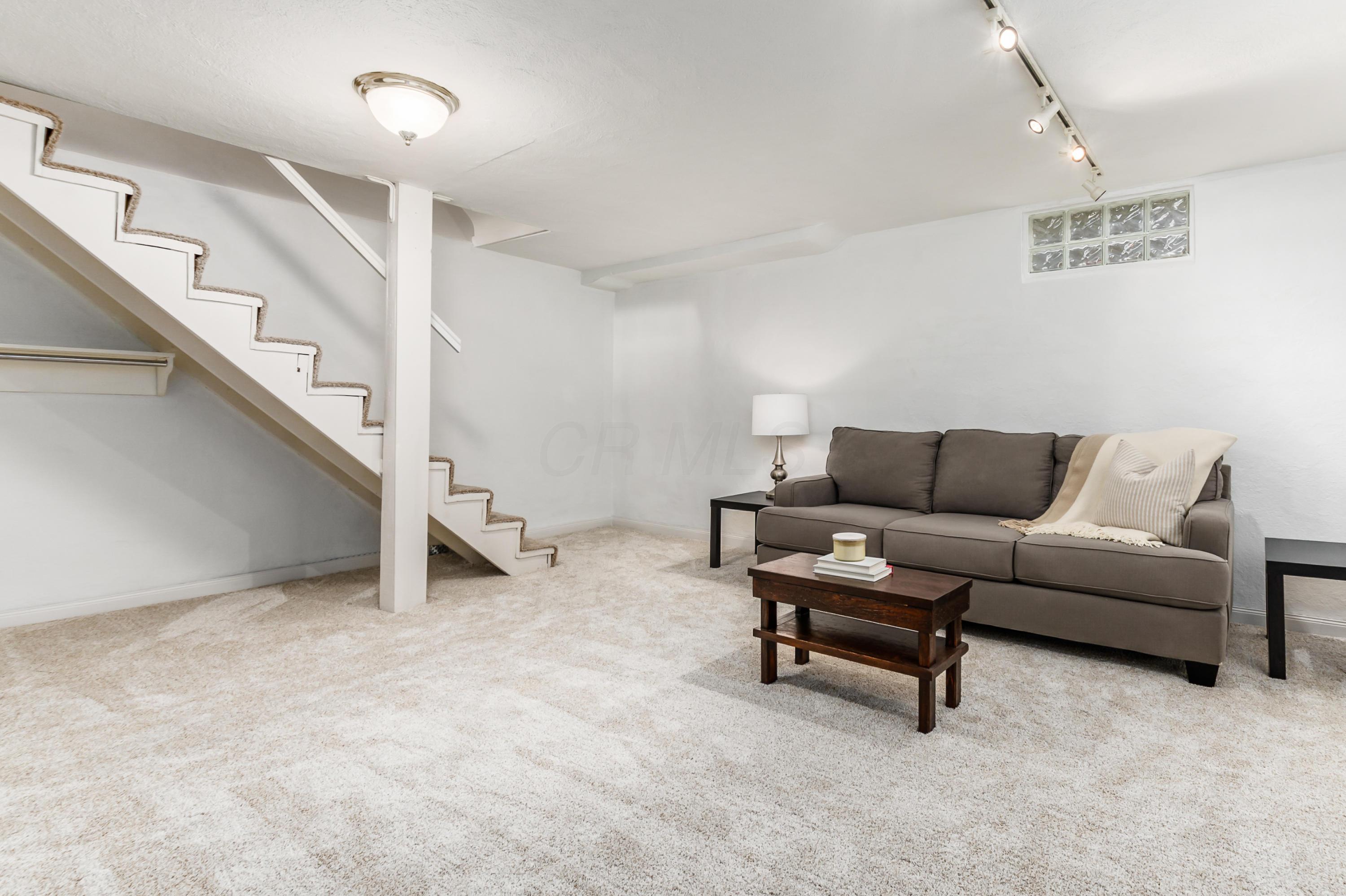 2015 Inchcliff Road Columbus, OH 43221 - Photo 35 of 44