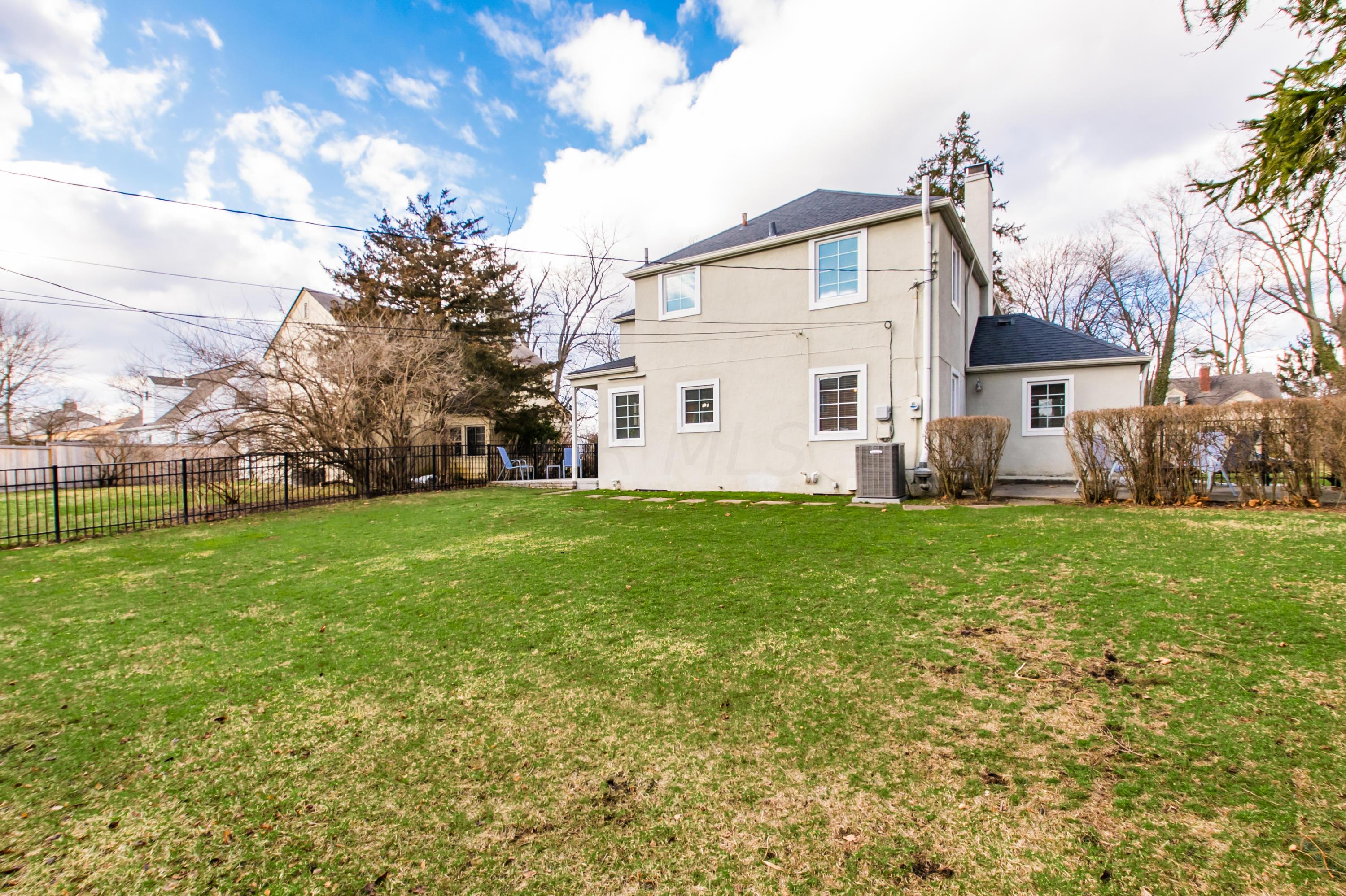 2015 Inchcliff Road Columbus, OH 43221 - Photo 43 of 44